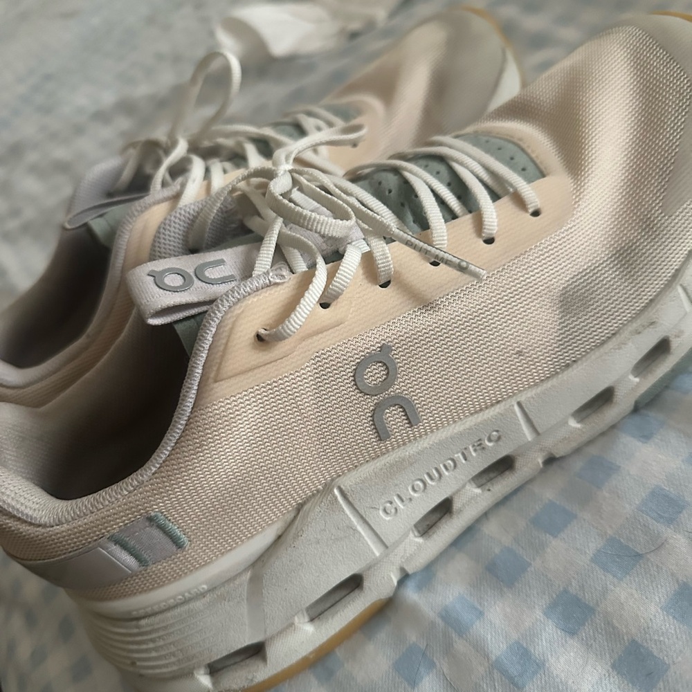 On Running woman’s' Cream and Gray Sneakers
